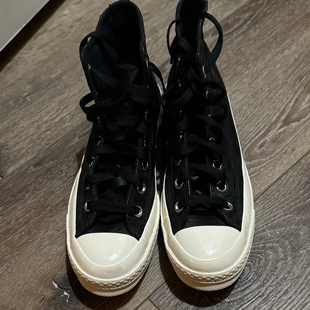 Sleek Black and White High-Top Sneakers - Picture 1 of 8